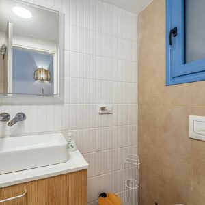 lefkada-blue-luxury-apartments-bathroom-sink-lights copy