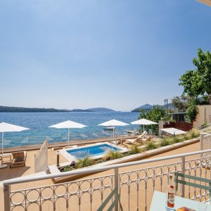 lefkada-blue-luxury-apartments-outdoor-pool-area